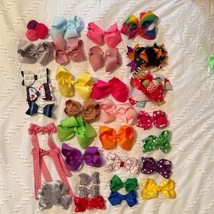 32 Colorful Hair Bow Collection